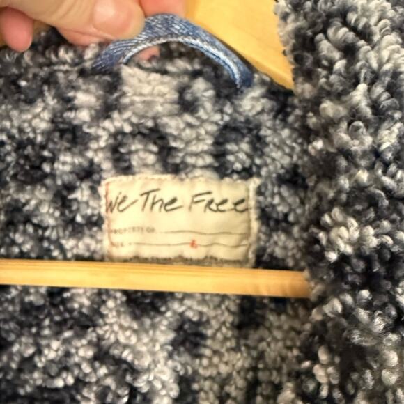 We The Free Wild Ones Sherpa Lined trucker denim jacket Casual Cozy Boho Leopard - Picture 8 of 10